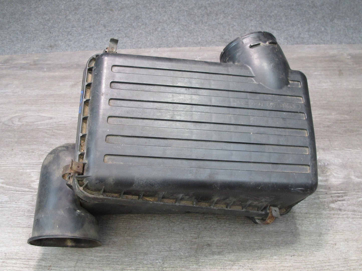 99-01 Isuzu Vehicross 3.5L Engine Air Intake Cleaner Filter Box 8971606030 OEM