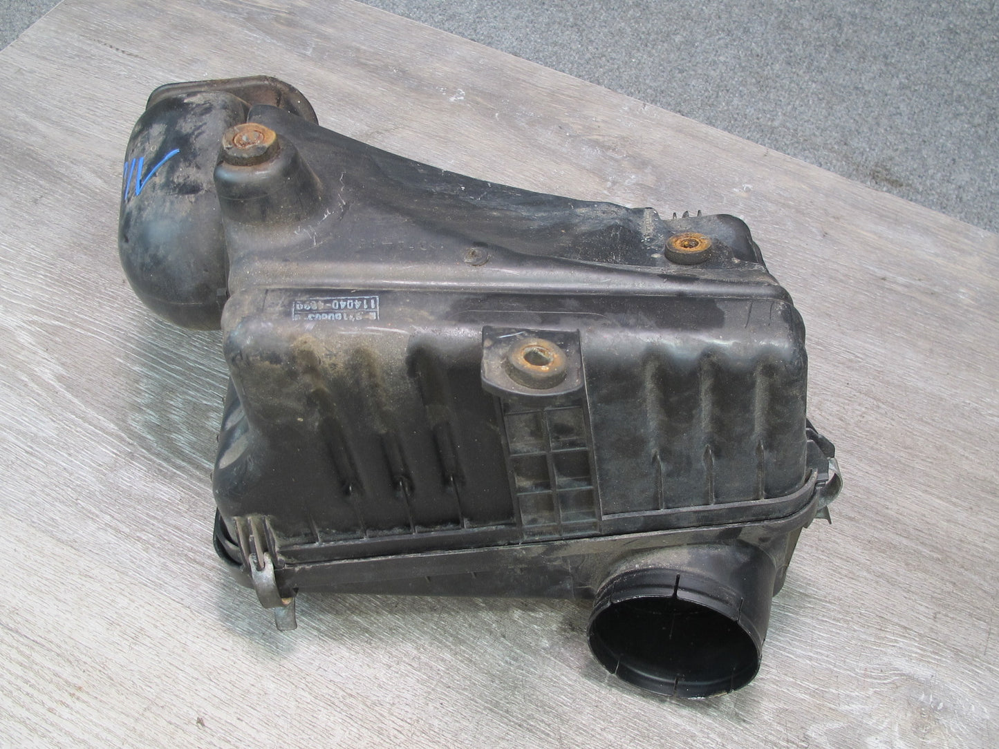 99-01 Isuzu Vehicross 3.5L Engine Air Intake Cleaner Filter Box 8971606030 OEM