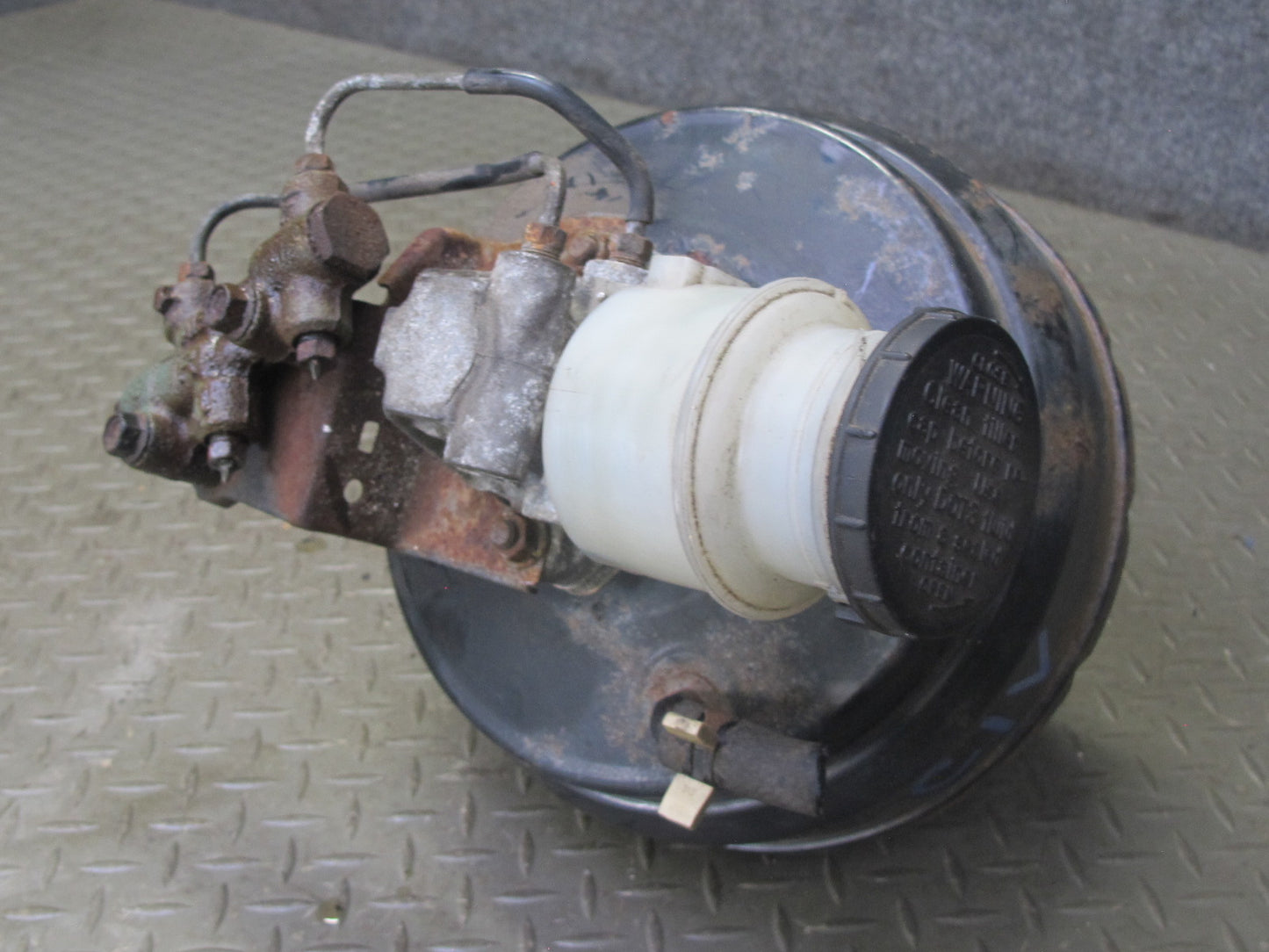 99-01 Isuzu Vehicross Brake Master Cylinder Booster Fluid Reservoir OEM