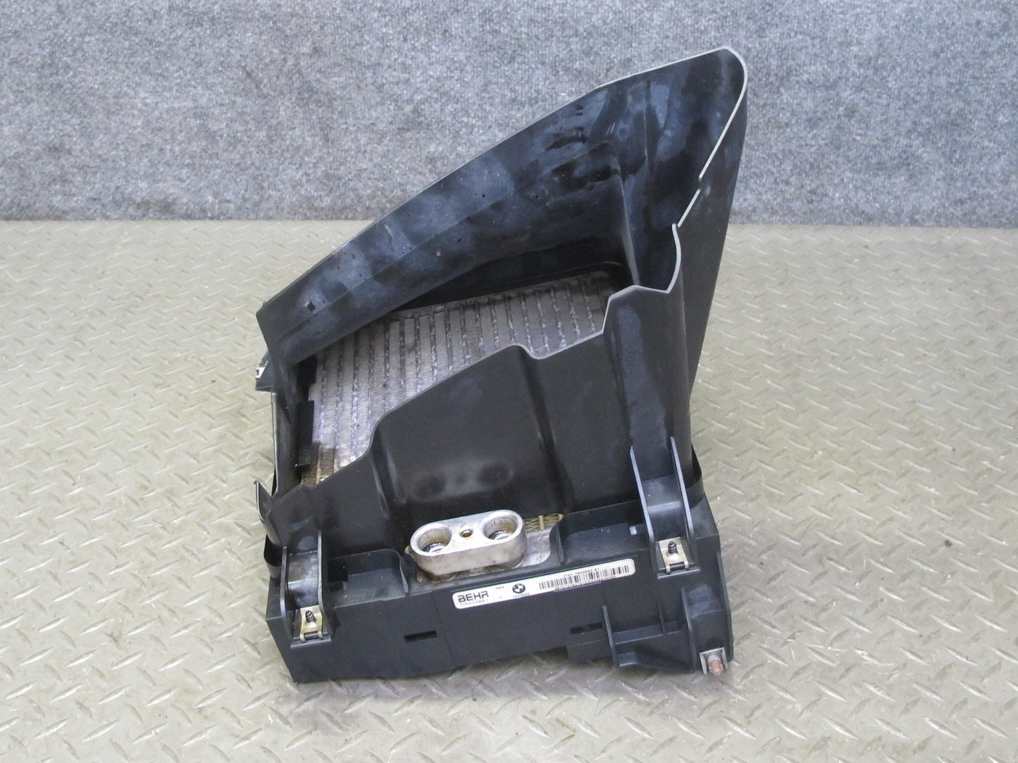 2014-2018 BMW F15 X5 AWD N63 Engine Front Right Auxiliary Radiator w Air Duct