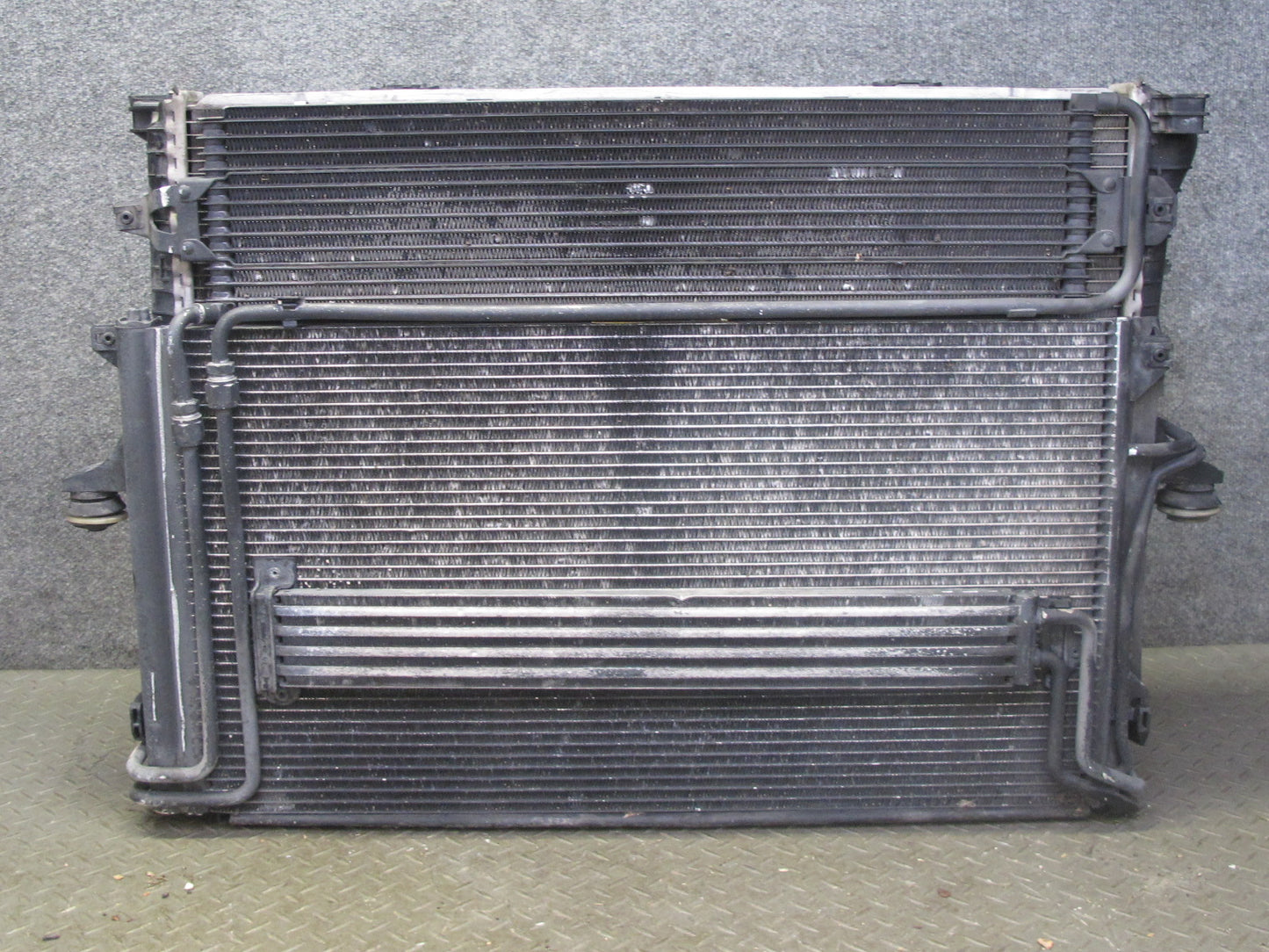 08-10 Porsche Cayenne 957 4.8 Turbo Engine Cooling Radiator Condenser Fan Shroud