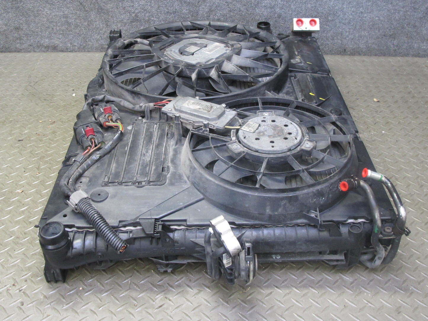 08-10 Porsche Cayenne 957 4.8 Turbo Engine Cooling Radiator Condenser Fan Shroud