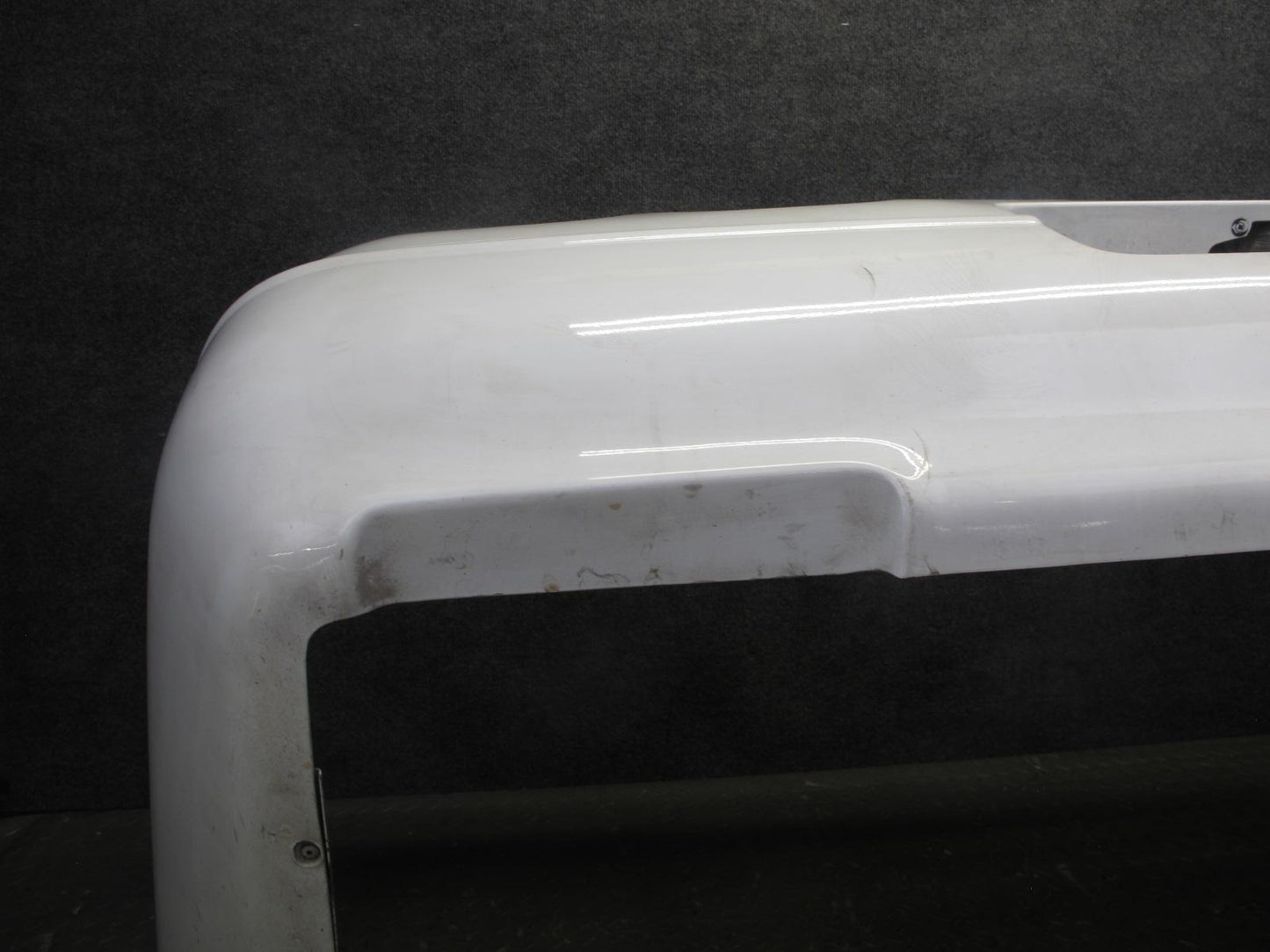 91-96 Chevrolet Corvette C4 Rear Bumper Cover Artic White OEM