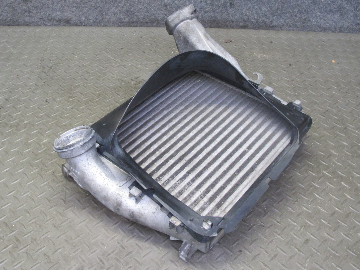 2008-2010 Porsche Cayenne 957 4.8L Turbo Right Intercooler Unit w Shroud