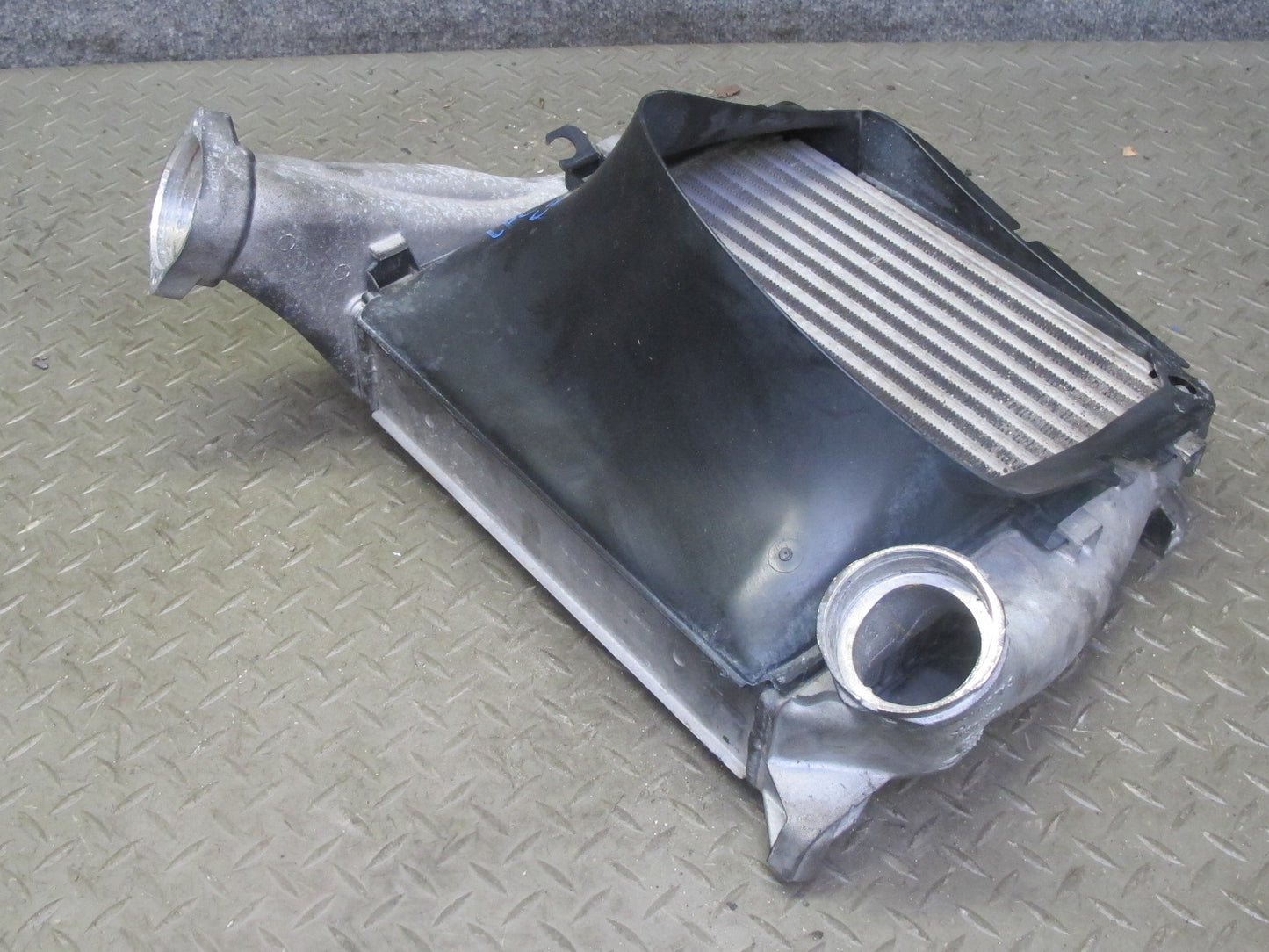 2008-2010 Porsche Cayenne 957 4.8L Turbo Right Intercooler Unit w Shroud