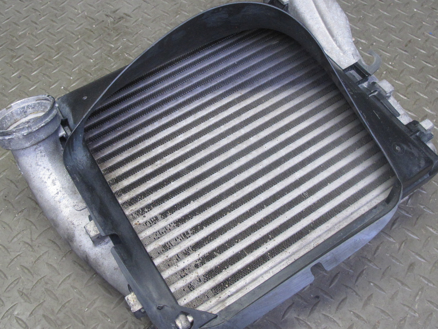 2008-2010 Porsche Cayenne 957 4.8L Turbo Right Intercooler Unit w Shroud