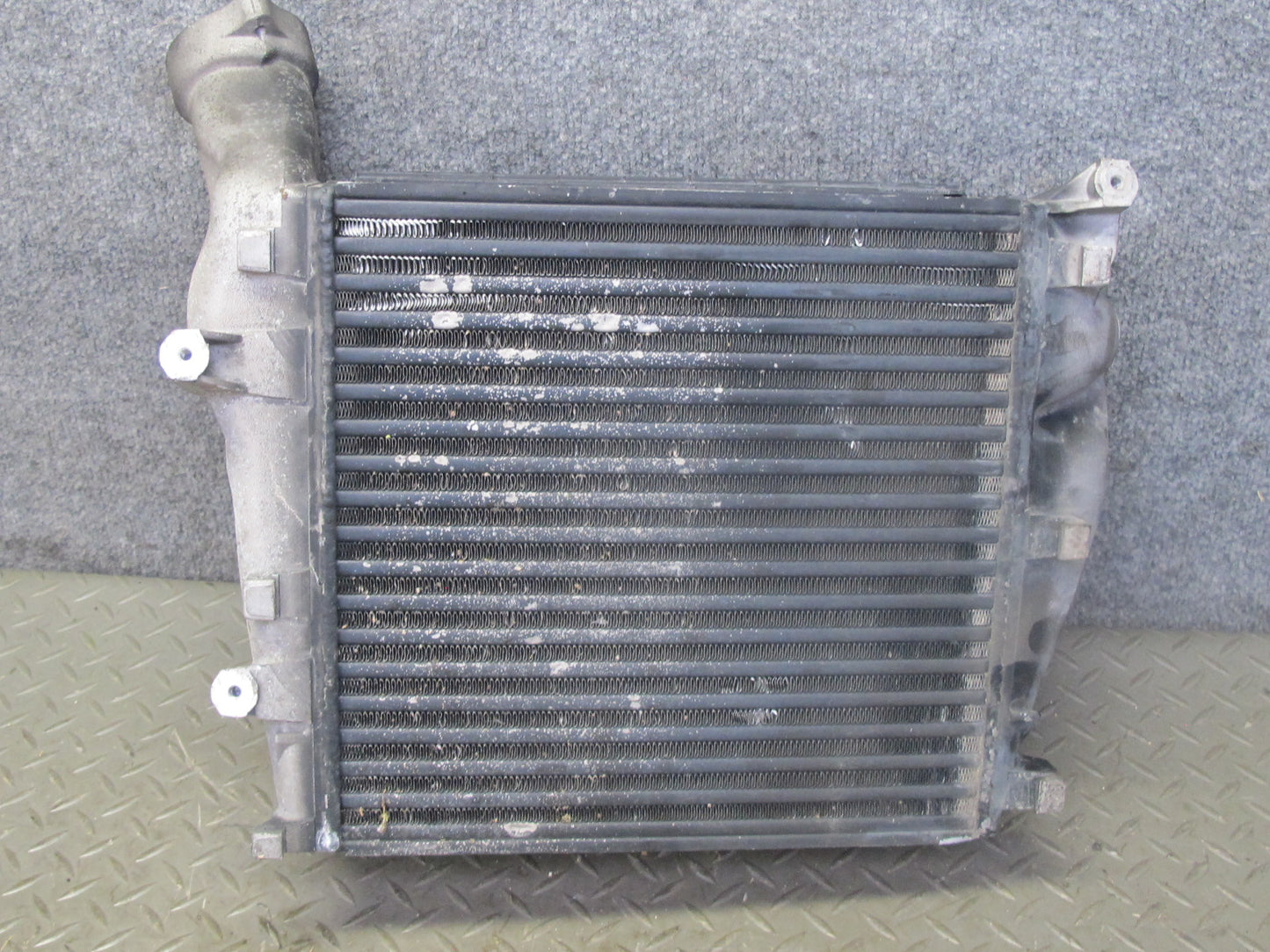 2008-2010 Porsche Cayenne 957 4.8L Turbo Right Intercooler Unit w Shroud