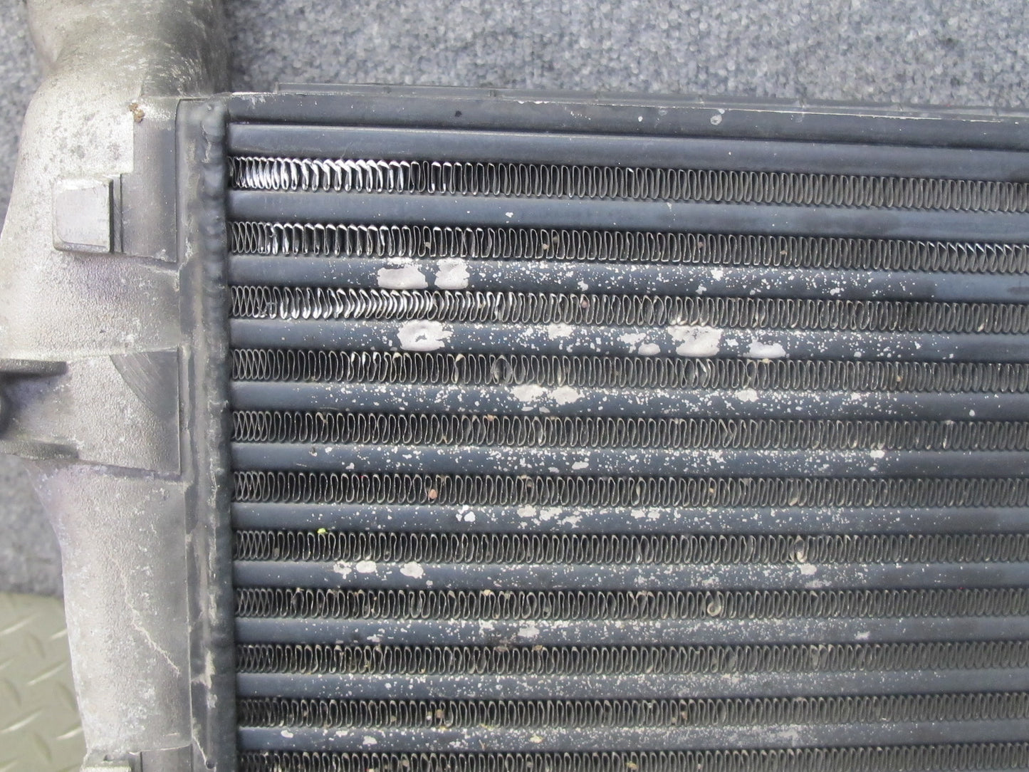 2008-2010 Porsche Cayenne 957 4.8L Turbo Right Intercooler Unit w Shroud
