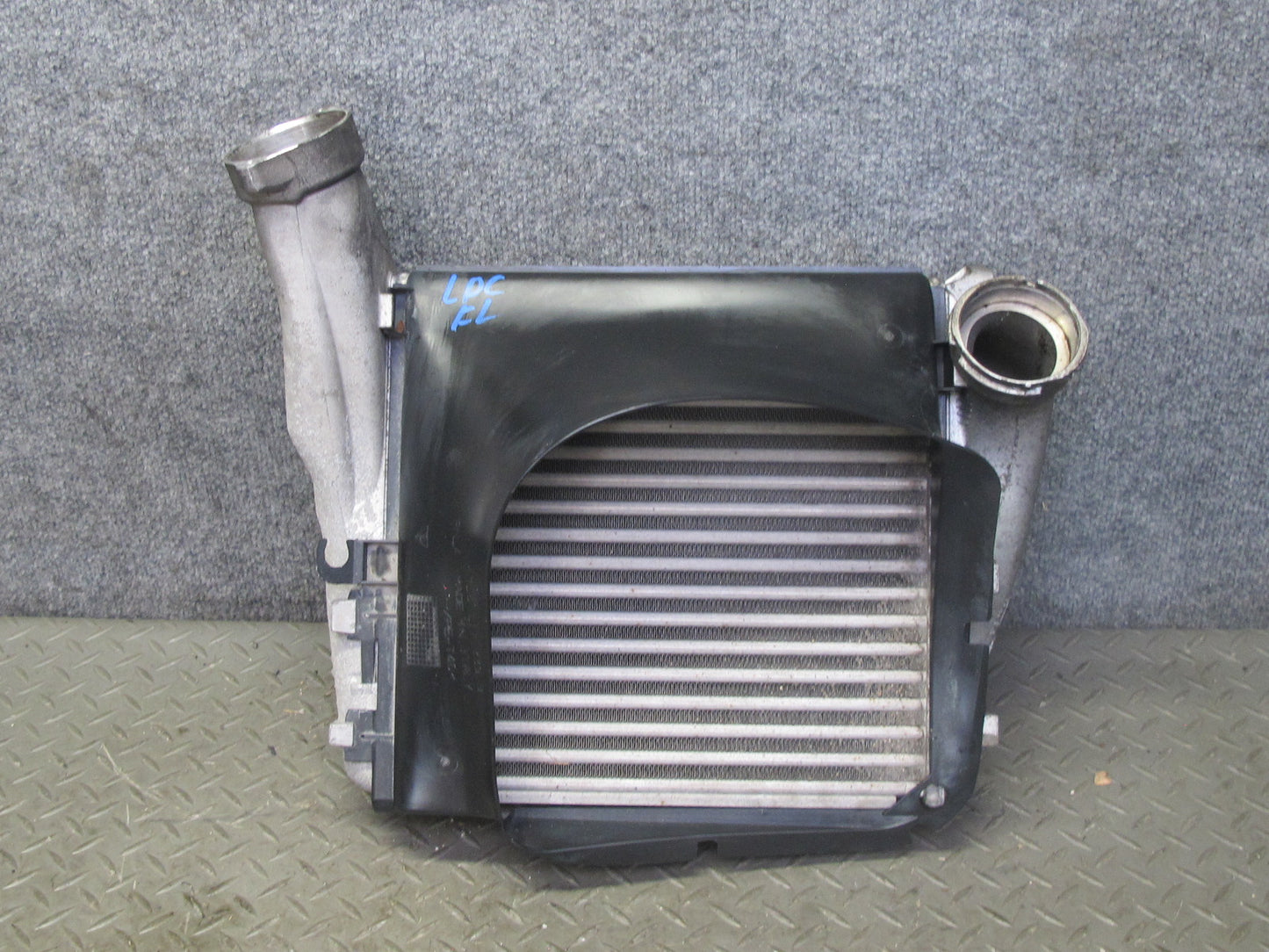 2008-2010 Porsche Cayenne 957 4.8L Turbo Left Intercooler Unit w Shroud