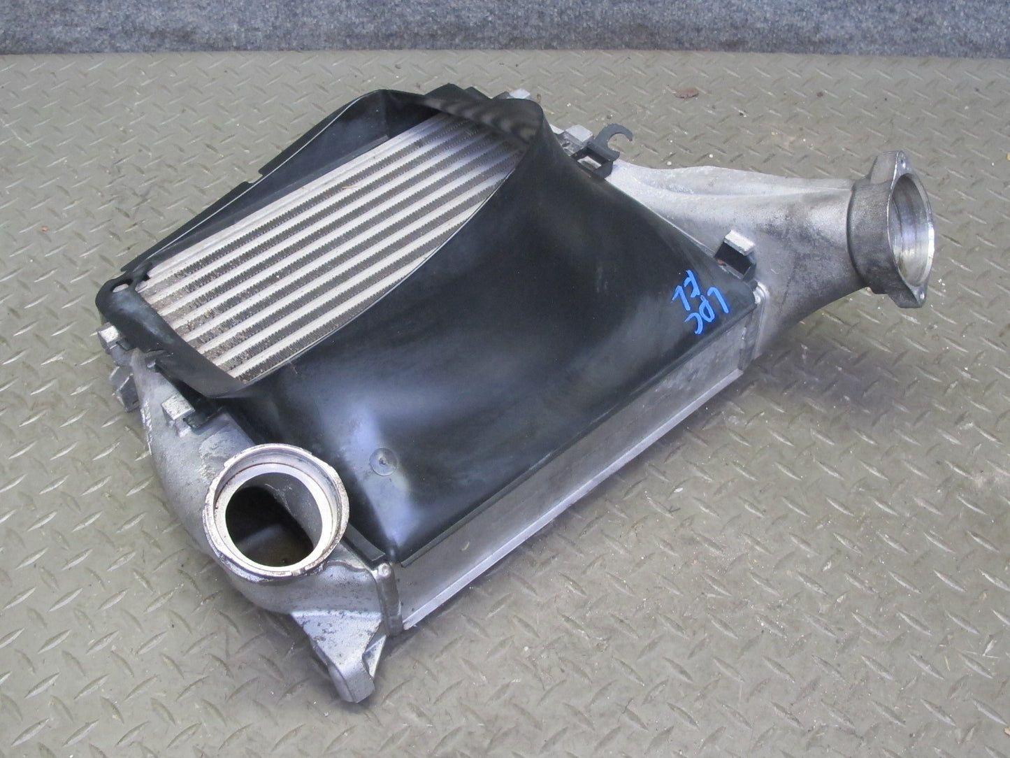 2008-2010 Porsche Cayenne 957 4.8L Turbo Left Intercooler Unit w Shroud