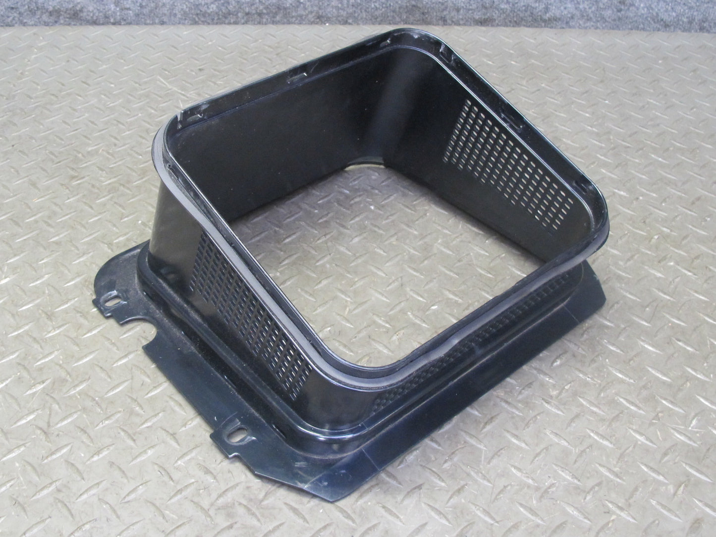 01-06 BMW E46 330ci Convertible Rear Subwoofer Speaker w Housing Black OEM