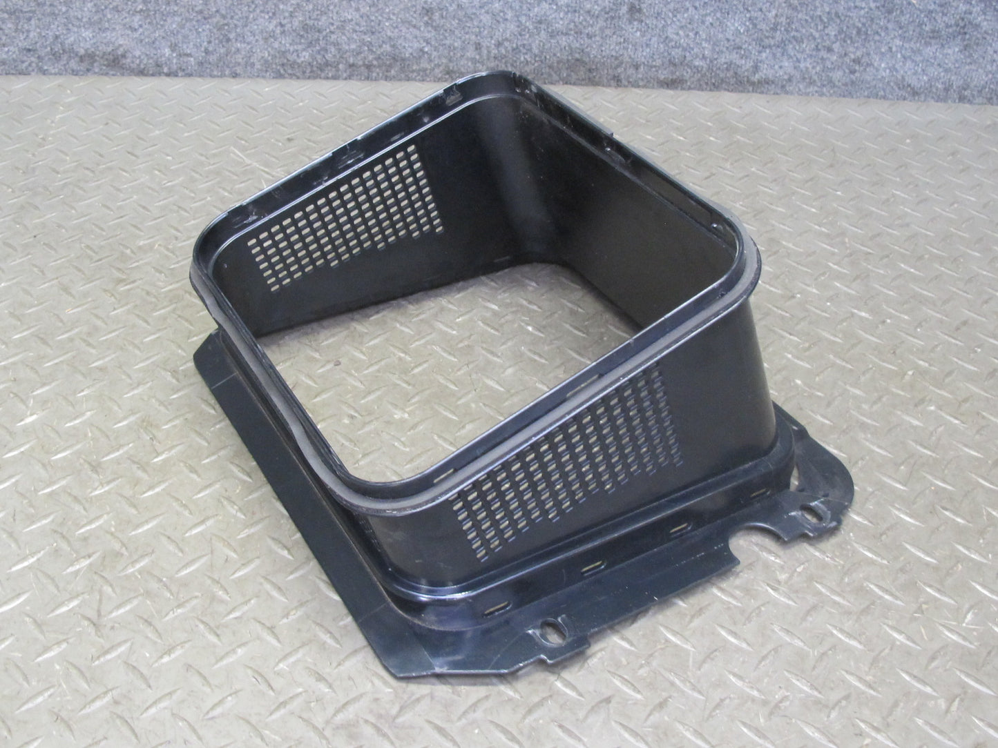 01-06 BMW E46 330ci Convertible Rear Subwoofer Speaker w Housing Black OEM