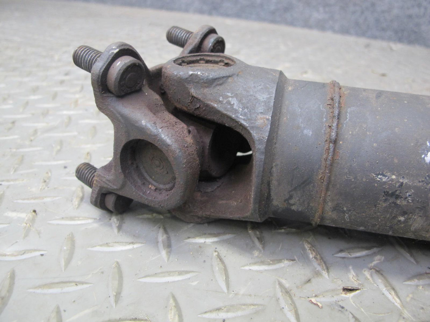 88-91 BMW E30 325i RWD A/T Rear Drive Shaft Driveshaft 145K Miles OEM