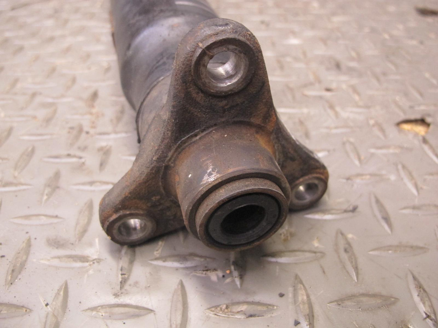 88-91 BMW E30 325i RWD A/T Rear Drive Shaft Driveshaft 145K Miles OEM