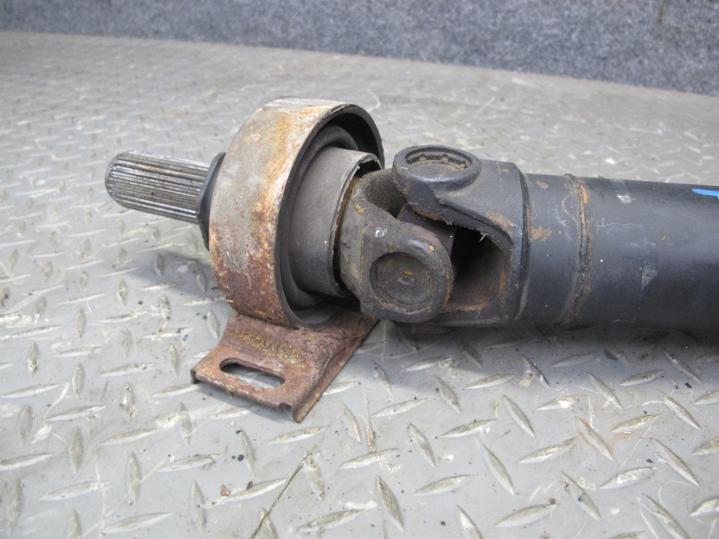 88-91 BMW E30 325i RWD A/T Rear Drive Shaft Driveshaft 145K Miles OEM
