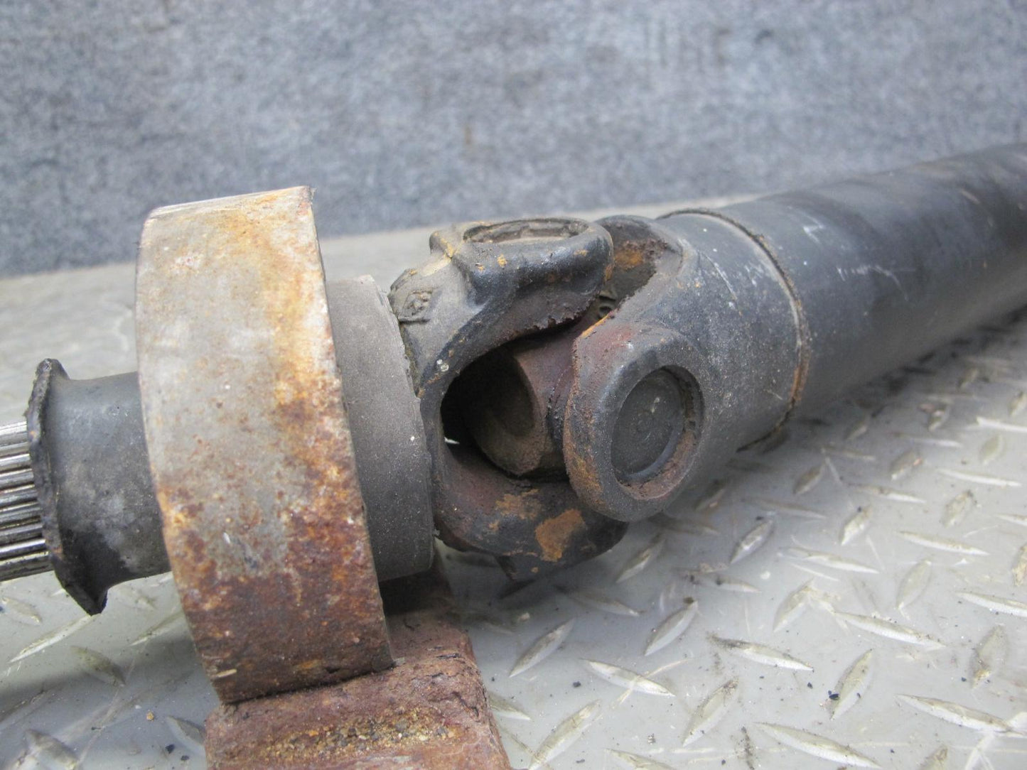 88-91 BMW E30 325i RWD A/T Rear Drive Shaft Driveshaft 145K Miles OEM