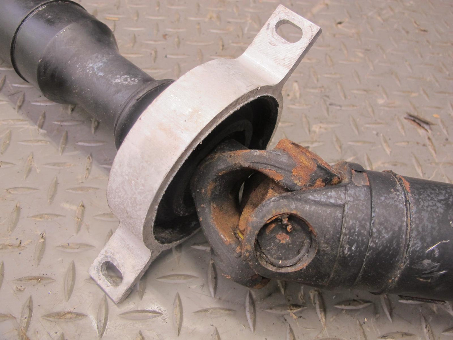 2010-2018 BMW E71 E72 F15 F16 X5 X6 AWD Rear Drive Shaft Driveshaft 7589129 OEM