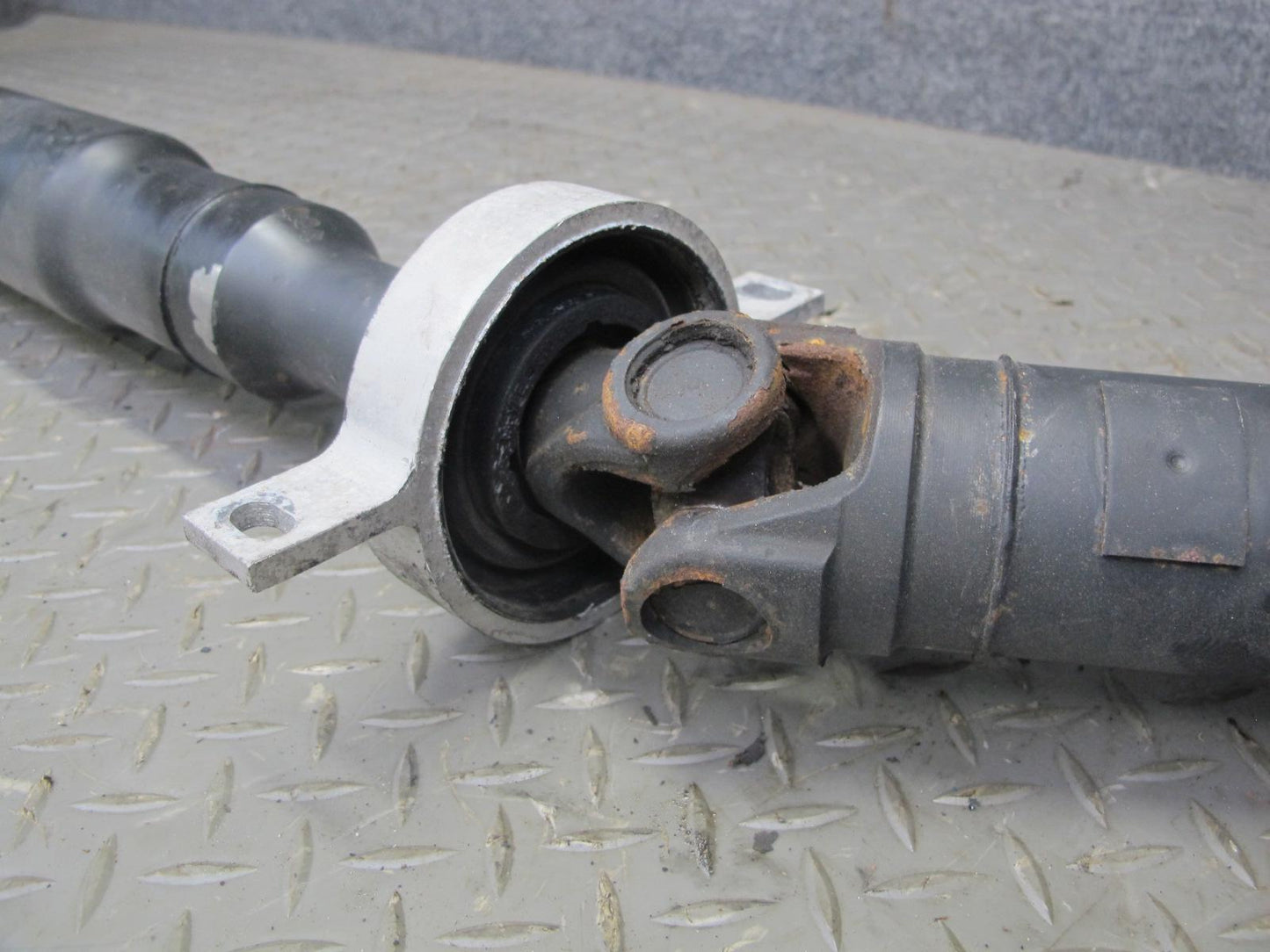 2010-2018 BMW E71 E72 F15 F16 X5 X6 AWD Rear Drive Shaft Driveshaft 7589129 OEM