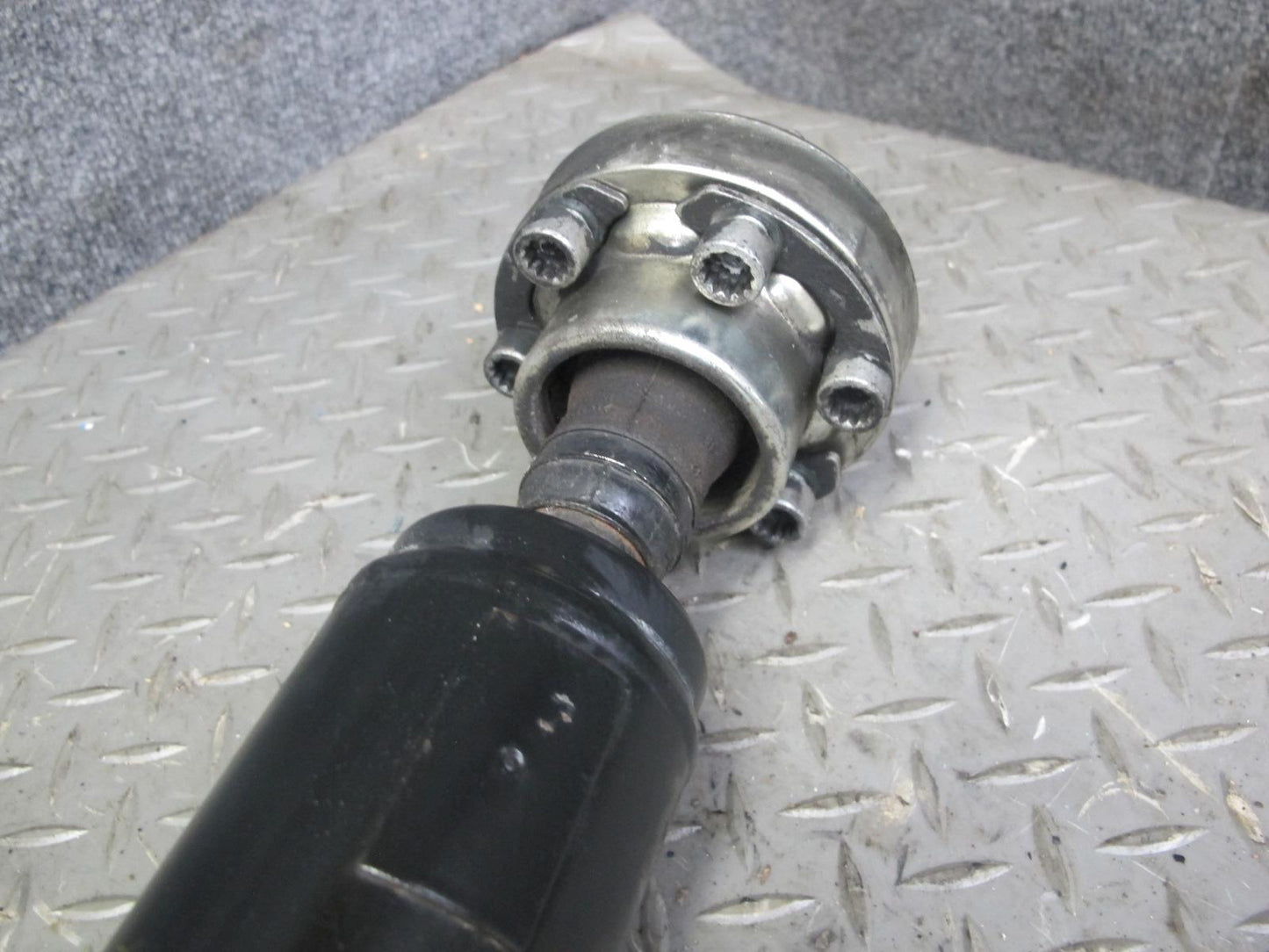 2003-2006 Porsche Cayenne 955 Turbo AWD Rear Driveshaft Drive Shaft 7L5521102C