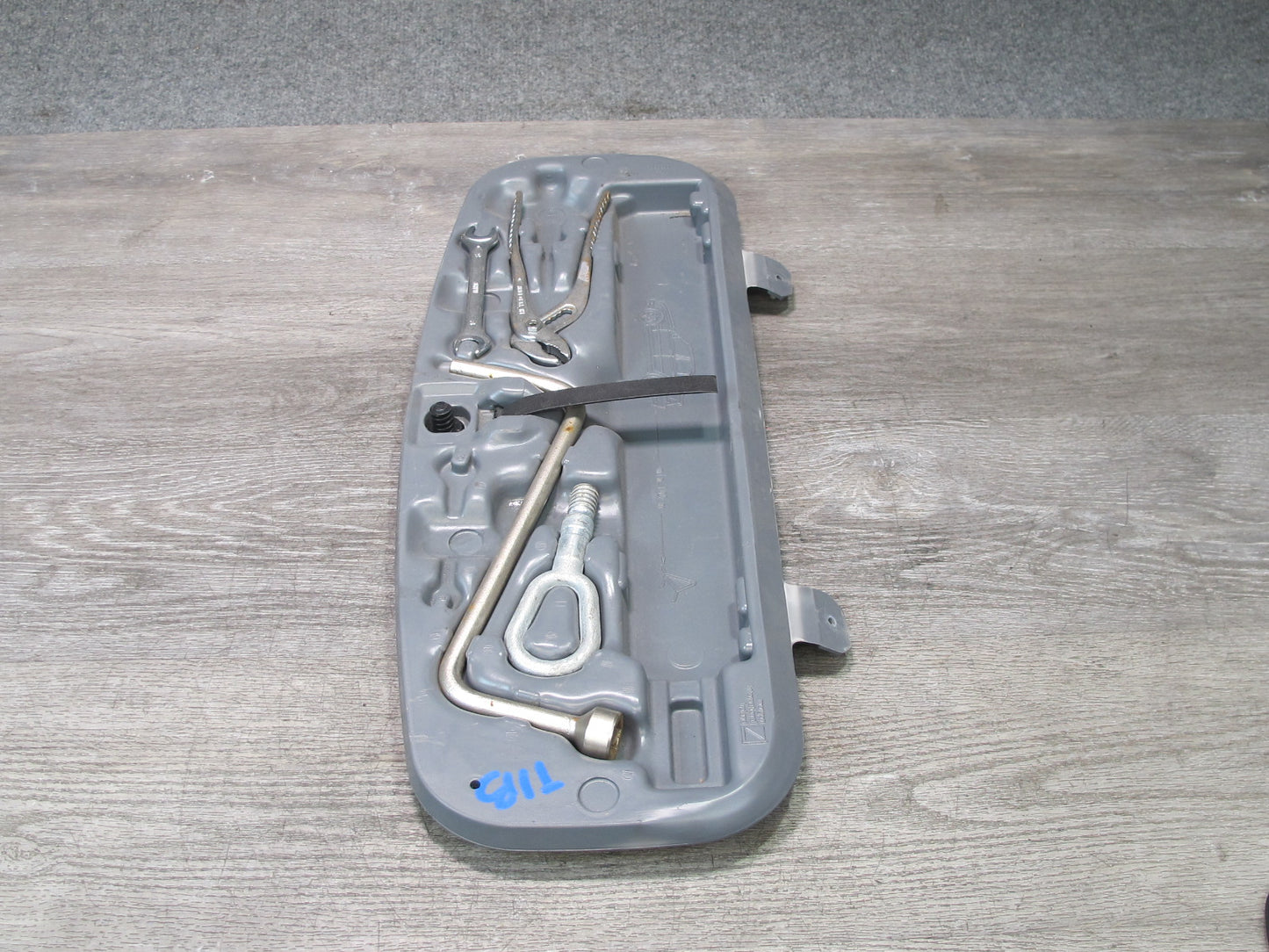01-06 BMW E46 330ci Convertible Spare Tire Wrench Tool KIT Case OEM