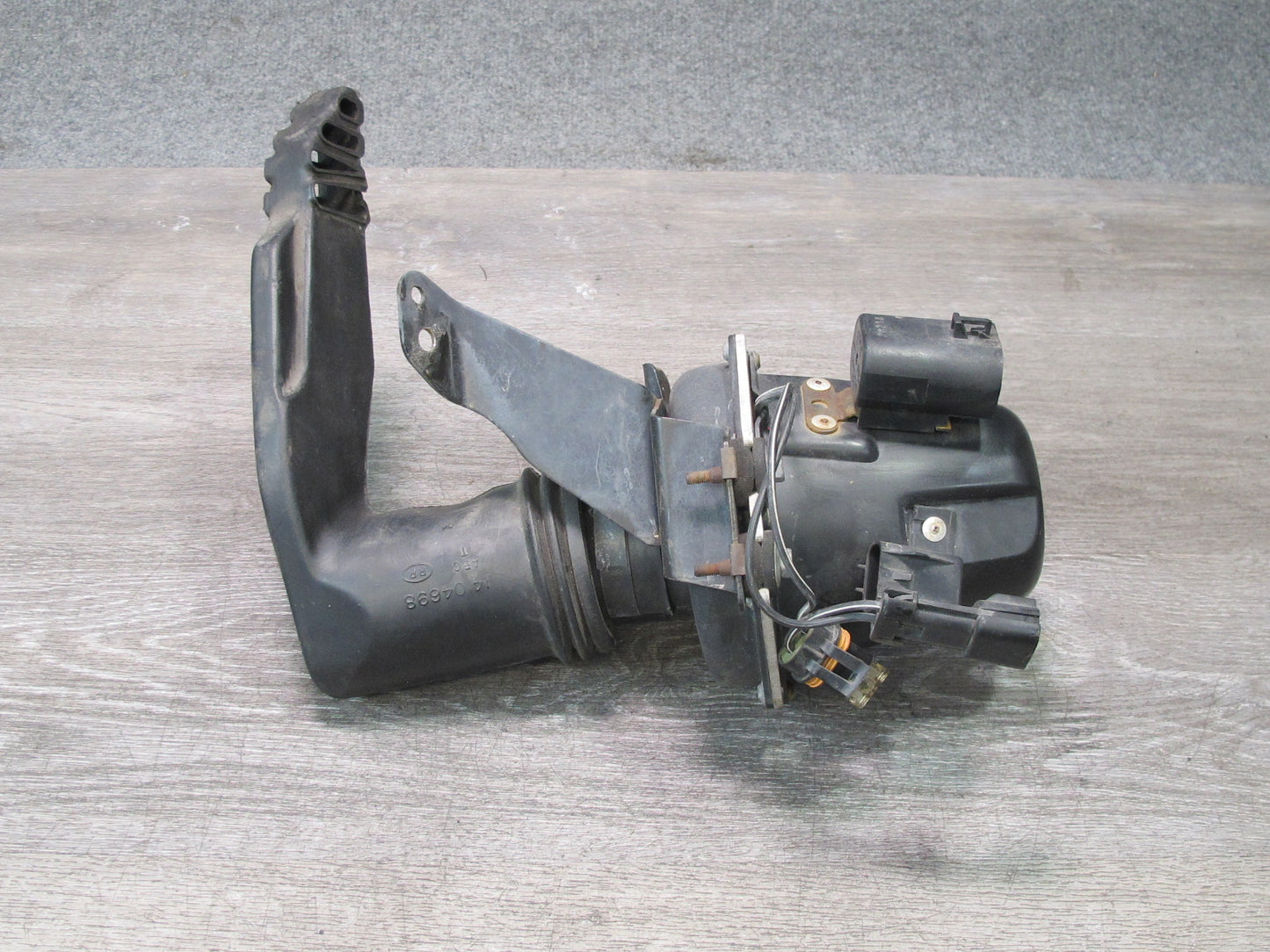 92-93 Chevrolet Corvette C4 Secondary Air Injection Smog Pump w Relay & Duct OEM