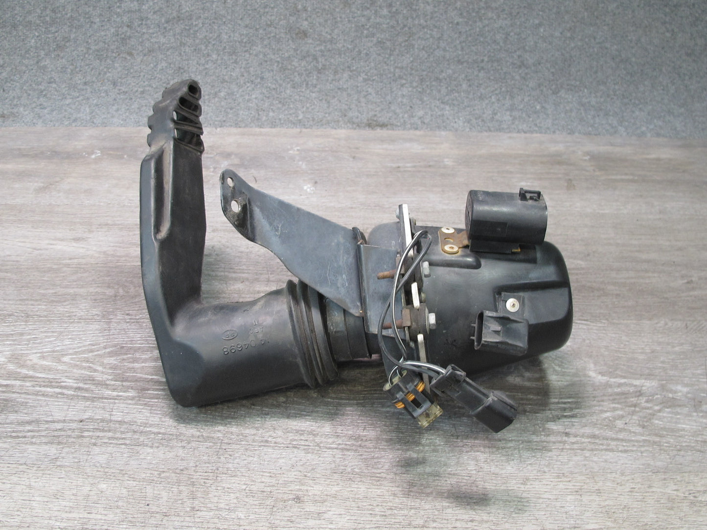 92-93 Chevrolet Corvette C4 Secondary Air Injection Smog Pump w Relay & Duct OEM