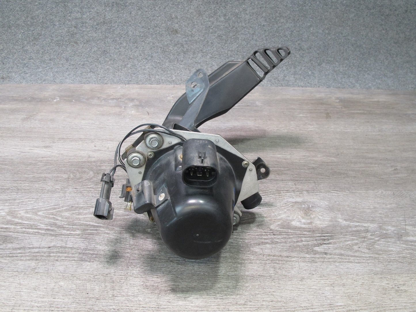 92-93 Chevrolet Corvette C4 Secondary Air Injection Smog Pump w Relay & Duct OEM