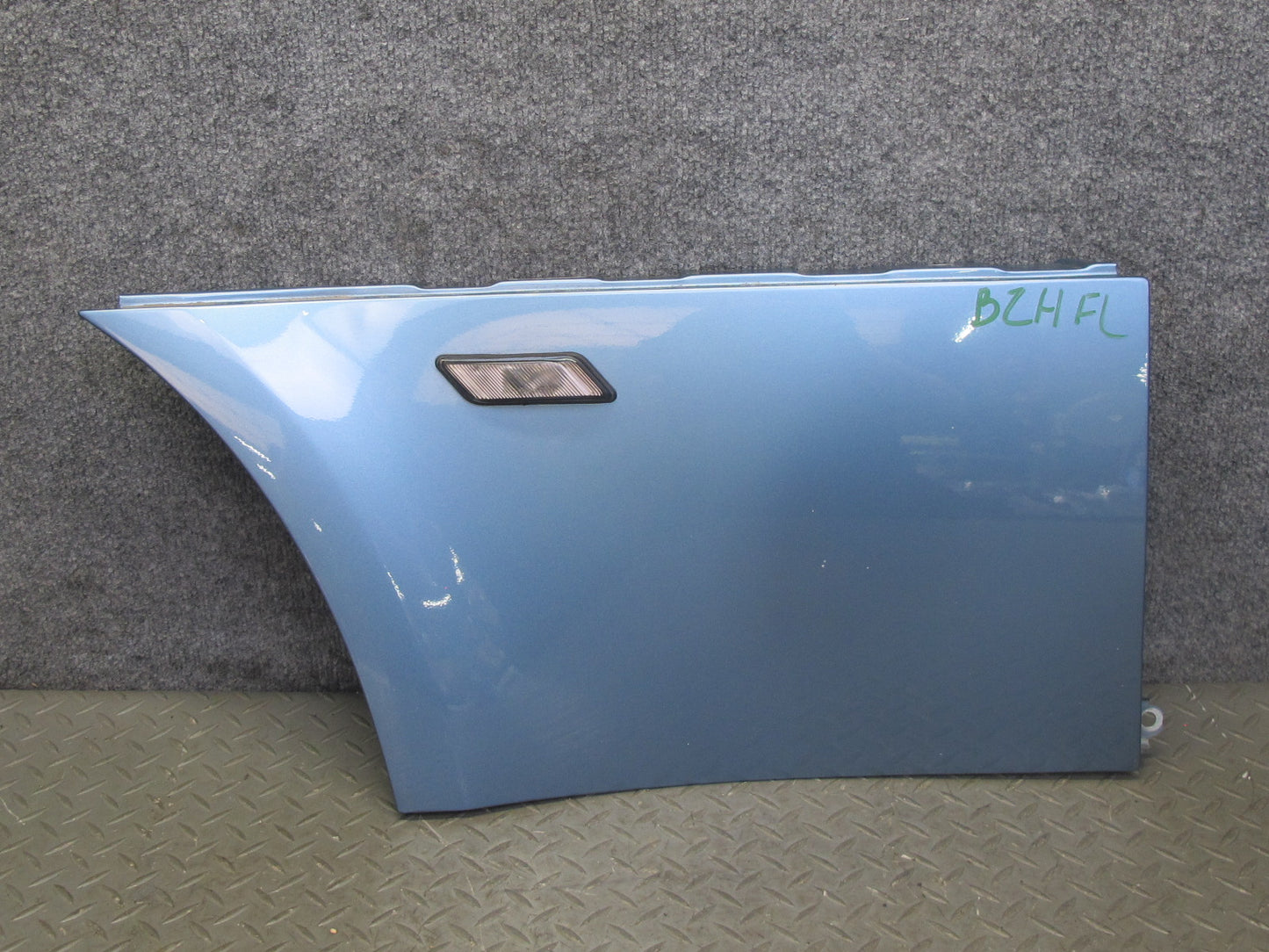 96-02 BMW E36/7 Z3 Front Left Fender Shell Cover Panel Atlanta-blau OEM