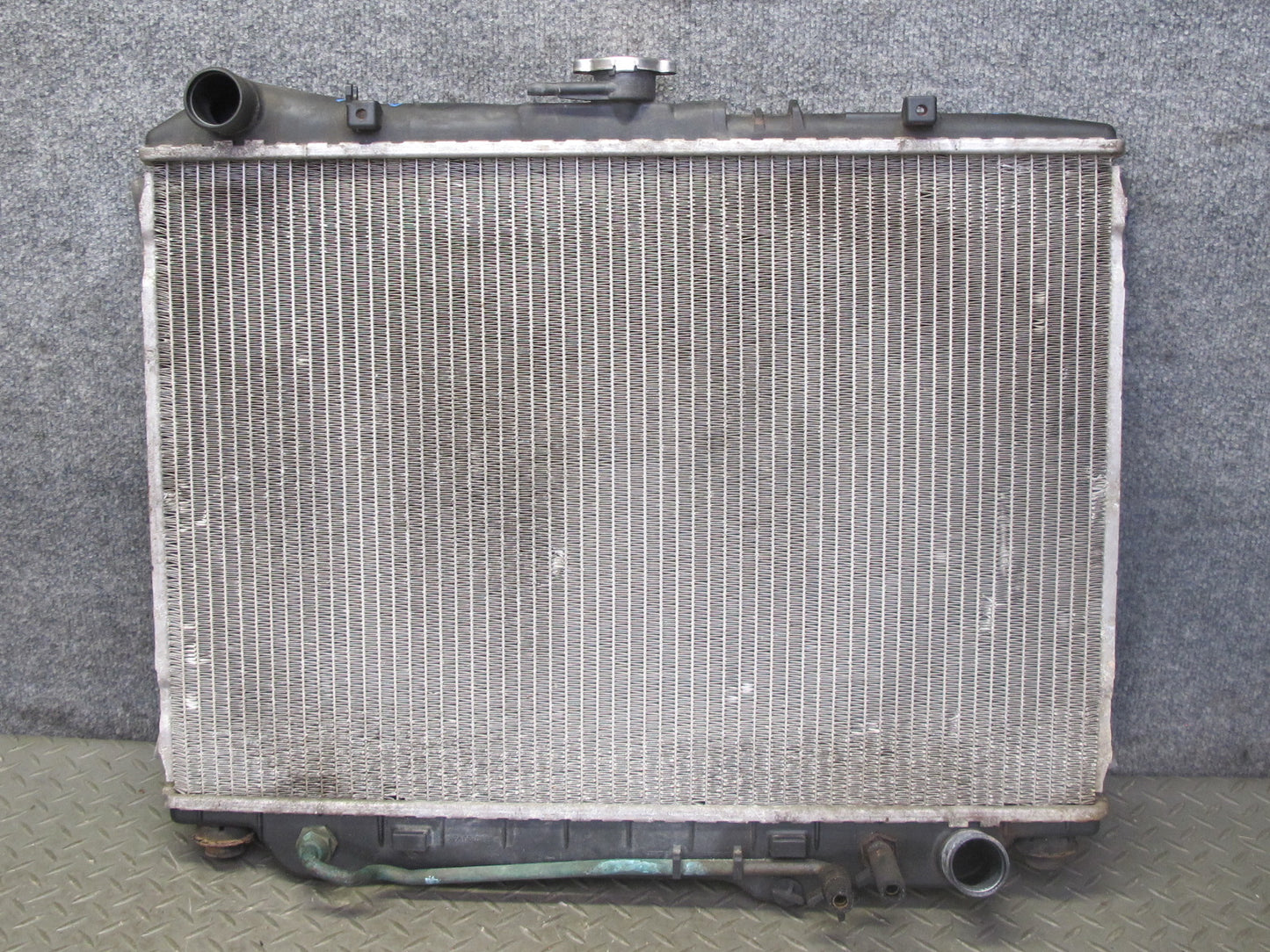 99-01 Isuzu Vehicross 3.5L 6VE1 A/T Engine Cooling Radiator 8524679222 OEM