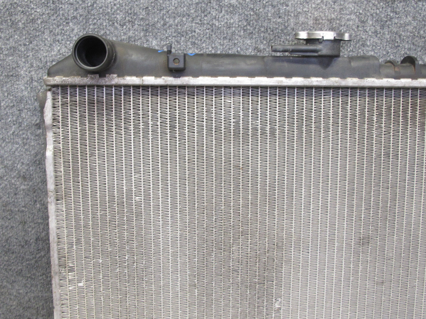 99-01 Isuzu Vehicross 3.5L 6VE1 A/T Engine Cooling Radiator 8524679222 OEM
