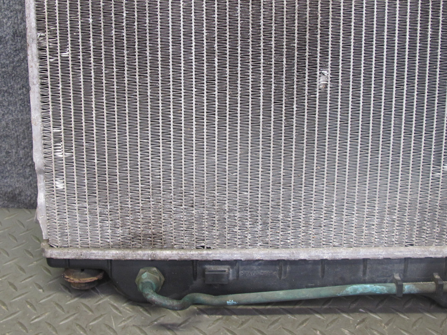 99-01 Isuzu Vehicross 3.5L 6VE1 A/T Engine Cooling Radiator 8524679222 OEM