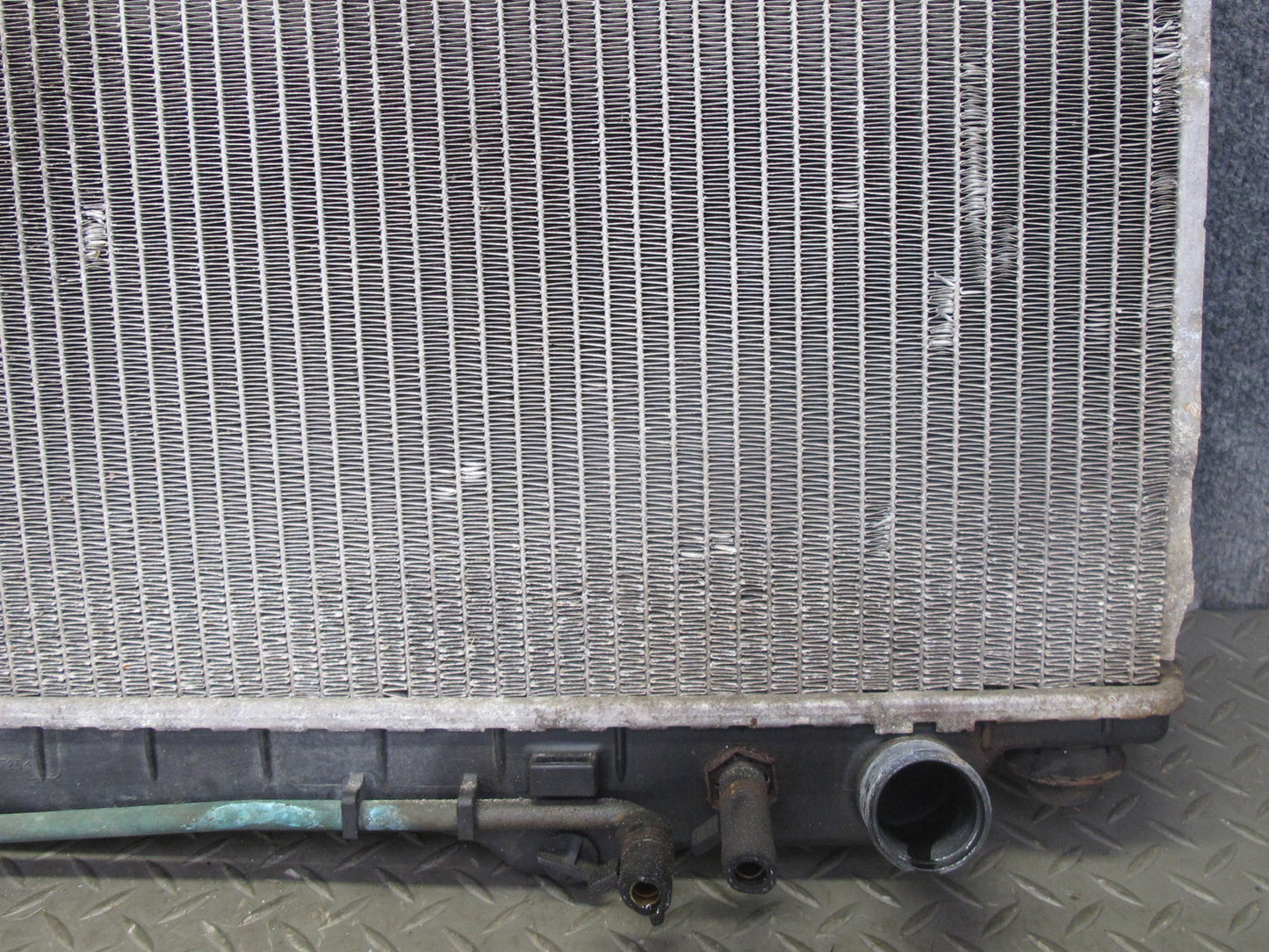 99-01 Isuzu Vehicross 3.5L 6VE1 A/T Engine Cooling Radiator 8524679222 OEM