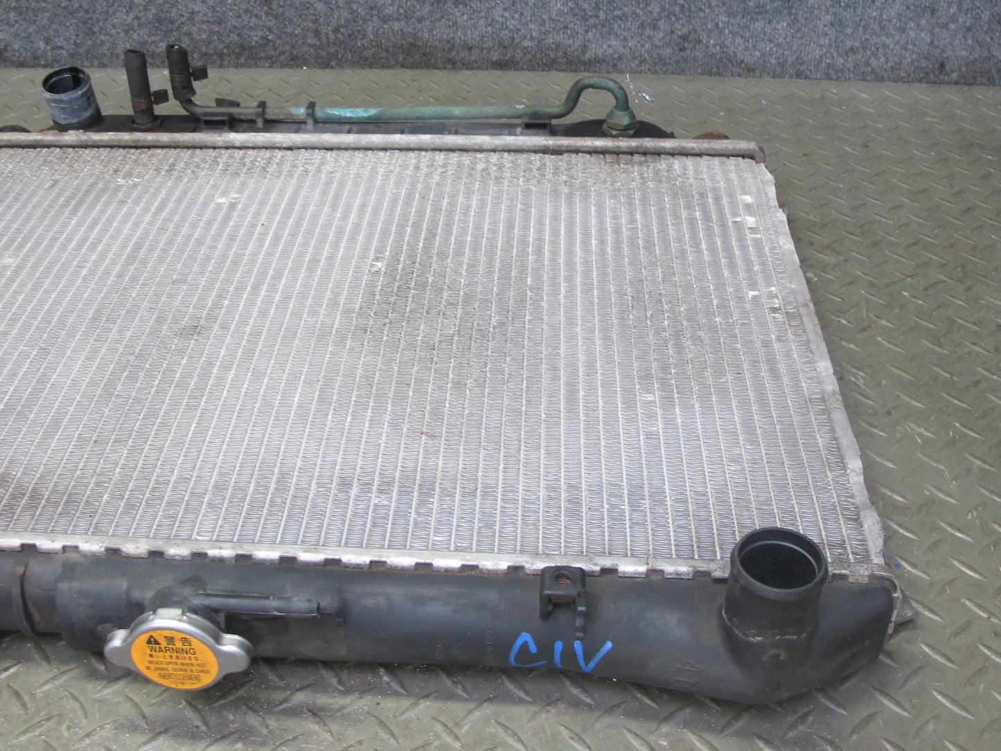 99-01 Isuzu Vehicross 3.5L 6VE1 A/T Engine Cooling Radiator 8524679222 OEM