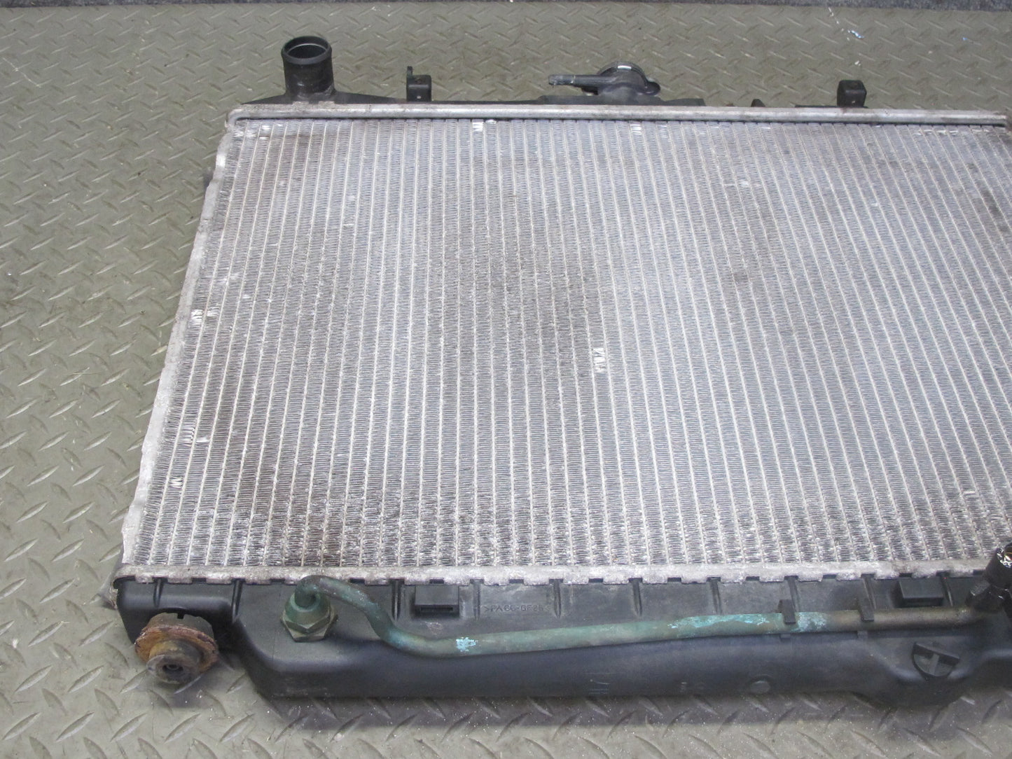 99-01 Isuzu Vehicross 3.5L 6VE1 A/T Engine Cooling Radiator 8524679222 OEM