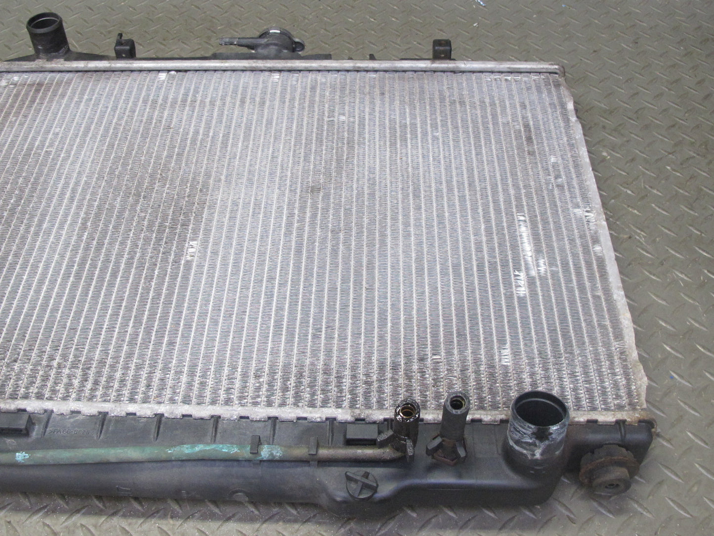 99-01 Isuzu Vehicross 3.5L 6VE1 A/T Engine Cooling Radiator 8524679222 OEM