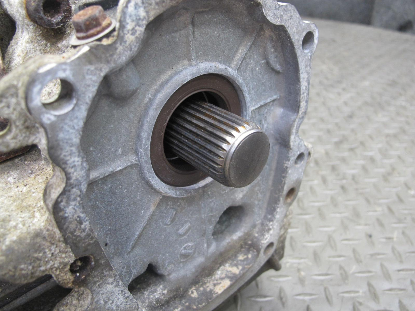 99-01 Isuzu Vehicross G27 4-SPEED Automatic Transmission 130K Miles 96018270 OEM