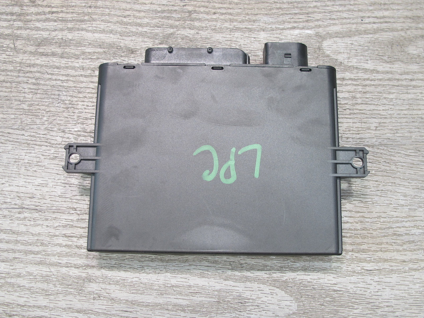 2008-2010 Porsche Cayenne 957 Keyless Entry Control Module 3D0909137E