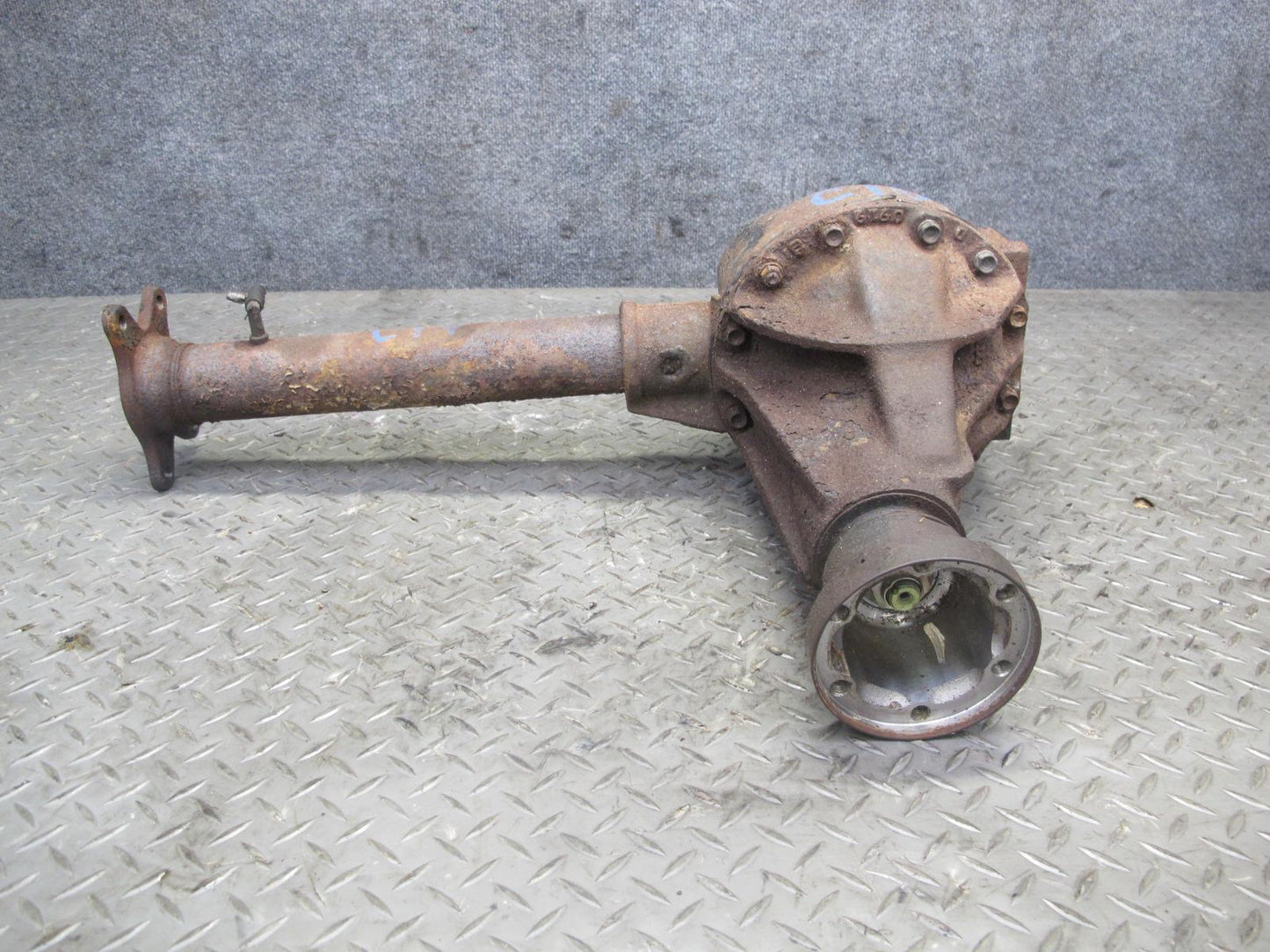 99-01 Isuzu Vehicross 4WD Front Differential Carrier 4.30 Ratio 130K OEM