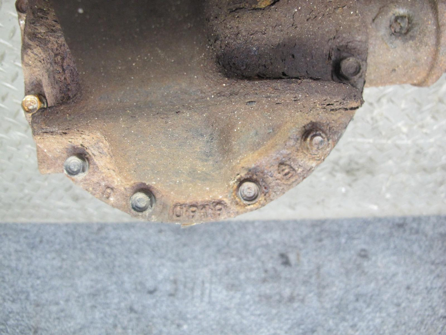 99-01 Isuzu Vehicross 4WD Front Differential Carrier 4.30 Ratio 130K OEM