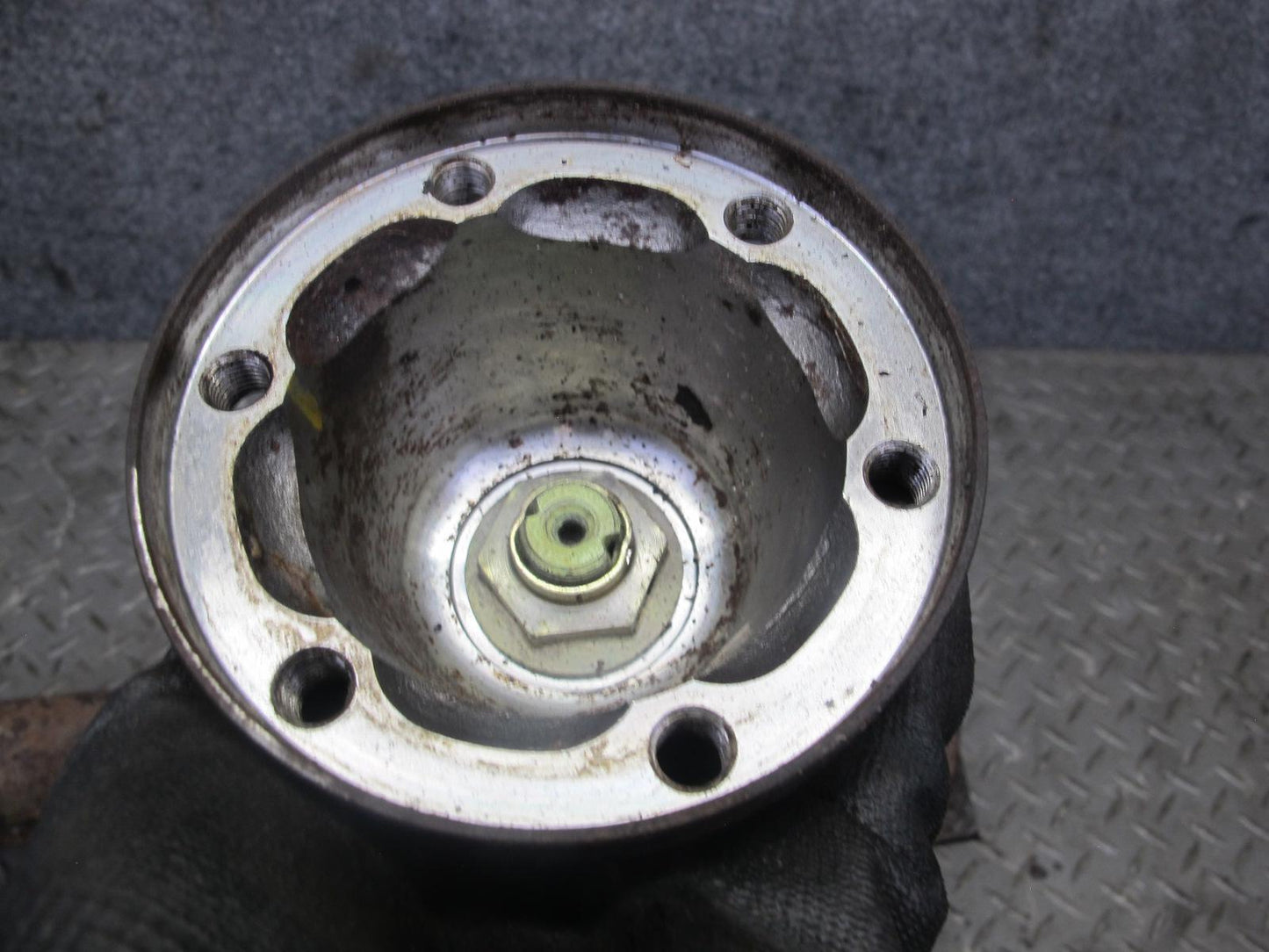 99-01 Isuzu Vehicross 4WD Front Differential Carrier 4.30 Ratio 130K OEM