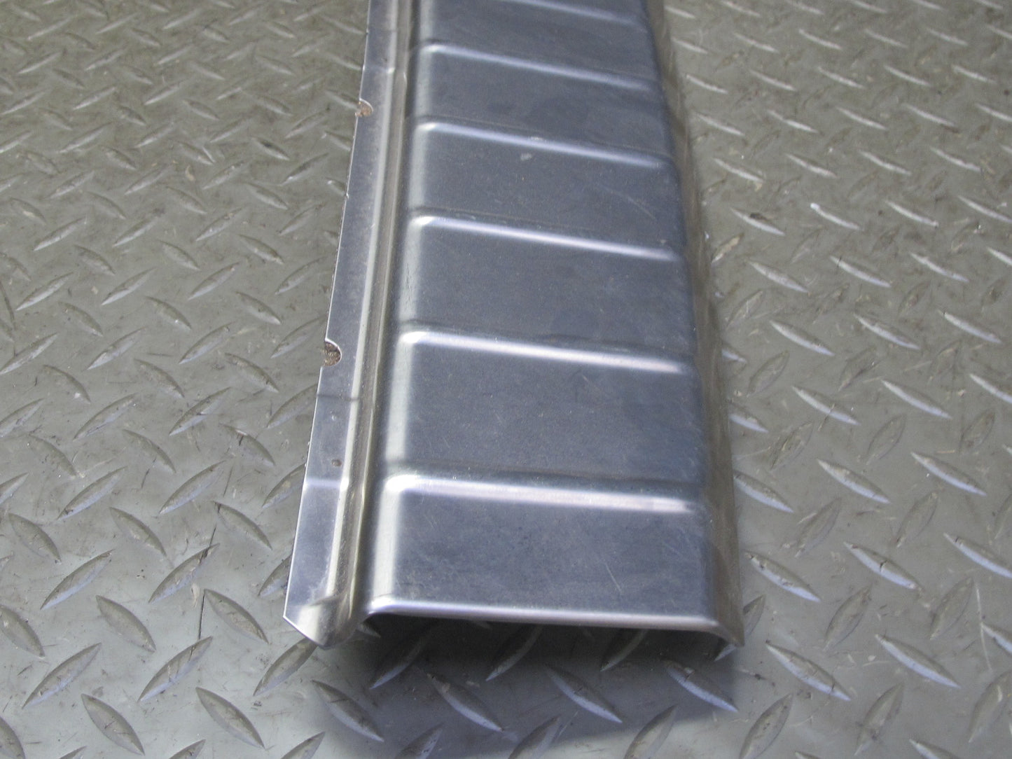 2008-2010 Porsche Cayenne 957 Rear Trunk Tailgate  Scuff Loading Sill Plate