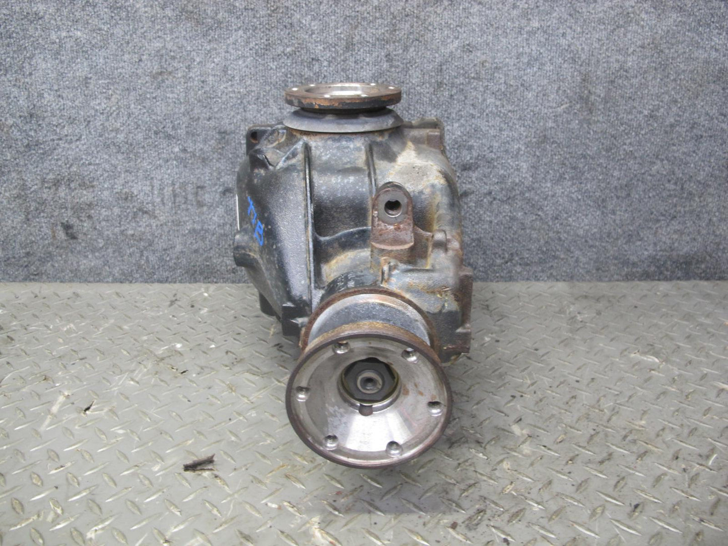 01-06 BMW E46 330i 330CI M/T Manual Rear Differential Carrier 3.07 Ratio OEM