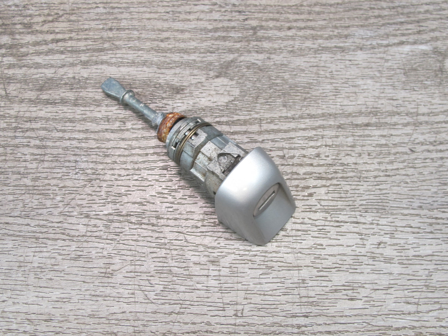 2008-2010 Porsche Cayenne 957 Front Left Door Lock Cylinder