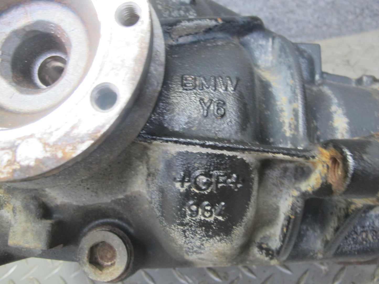 01-06 BMW E46 330i 330CI M/T Manual Rear Differential Carrier 3.07 Ratio OEM