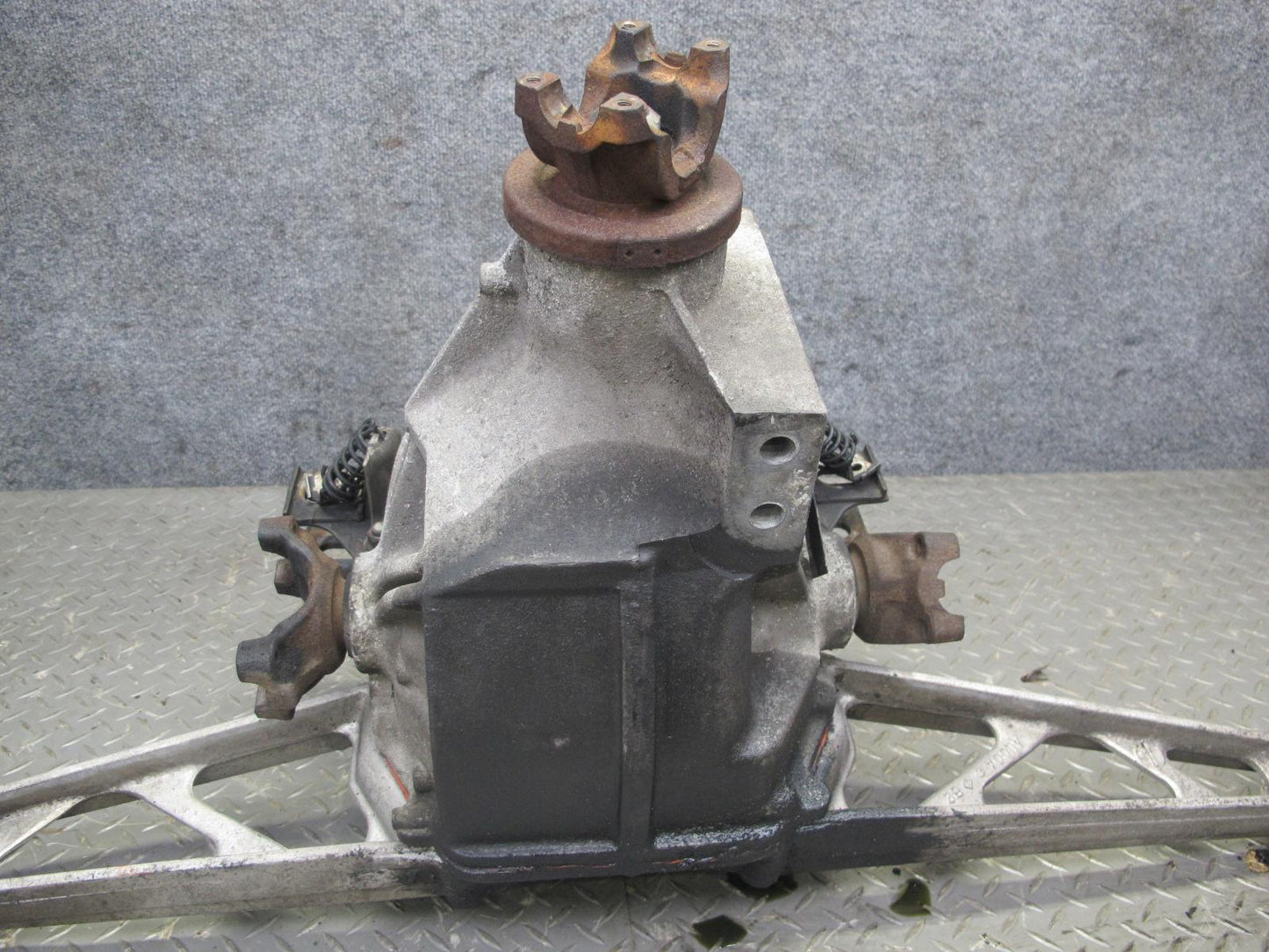 88-96 Chevrolet Corvette C4 A/T Dana 36 Rear Differential Carrier 2.59 Ratio OEM