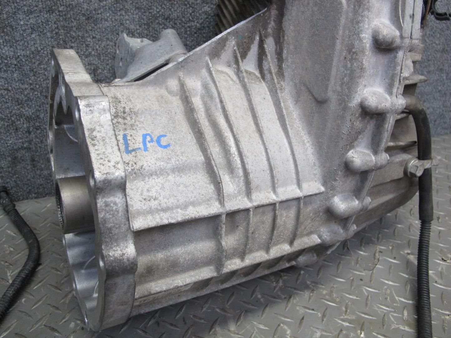 2008-2010 Porsche Cayenne 957 Turbo A/T Transfer Case Box 0AD341041H 159k Miles