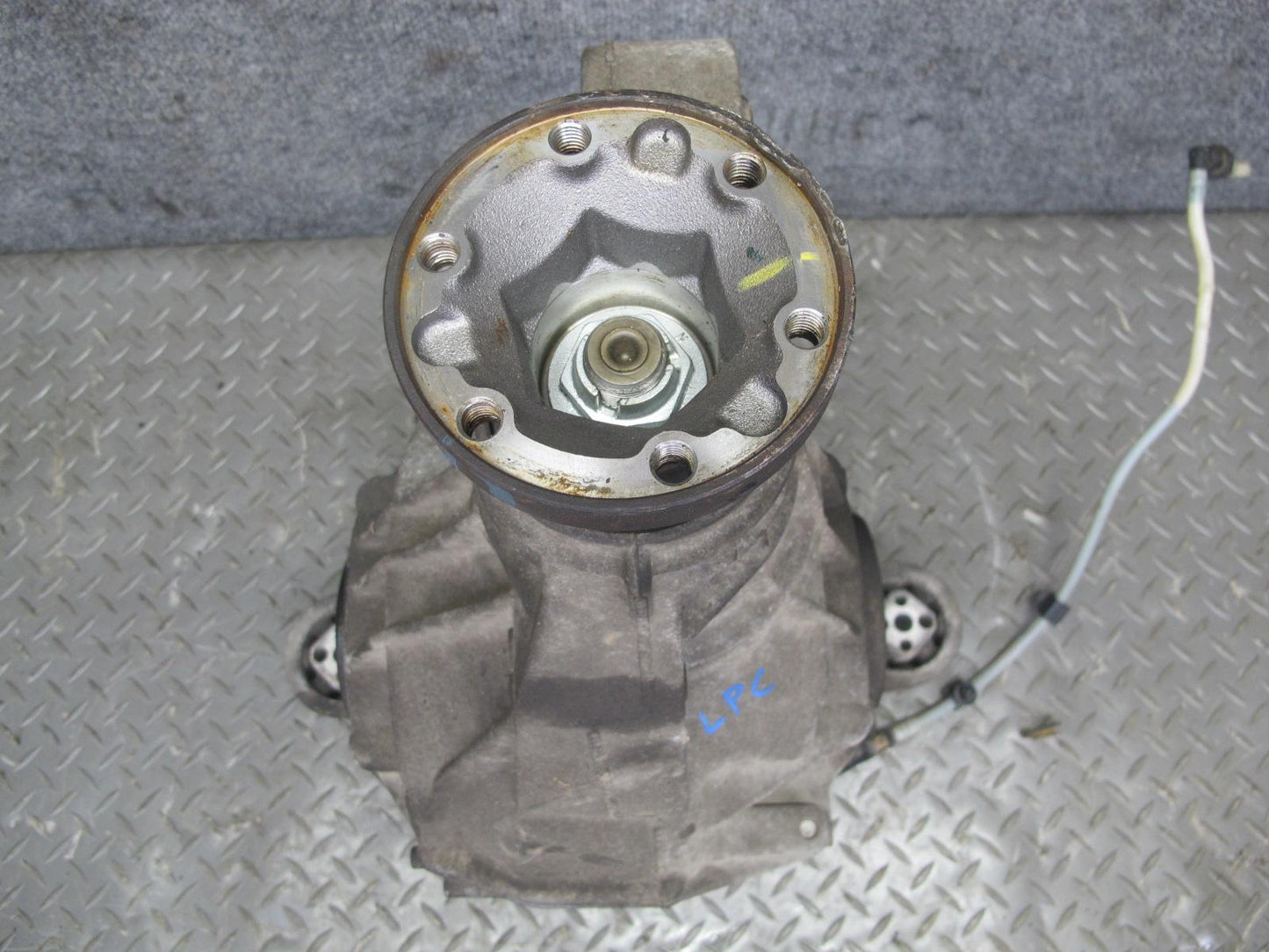 2008-2010 Porsche Cayenne 957 4.8L Turbo Rear Differential Carrier 3.27 Ratio