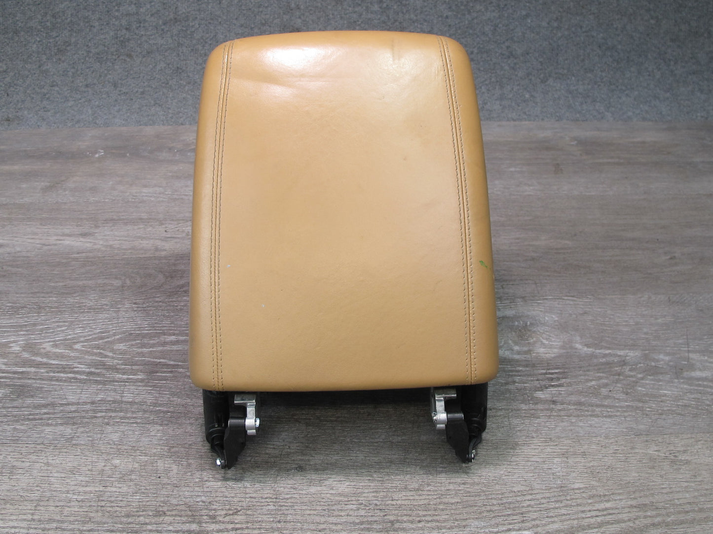 2003-2010 Porsche Cayenne 955 Center Console Leather Armrest w Shocks Sand Beige