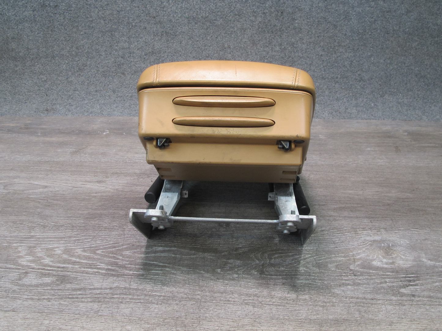 2003-2010 Porsche Cayenne 955 Center Console Leather Armrest w Shocks Sand Beige