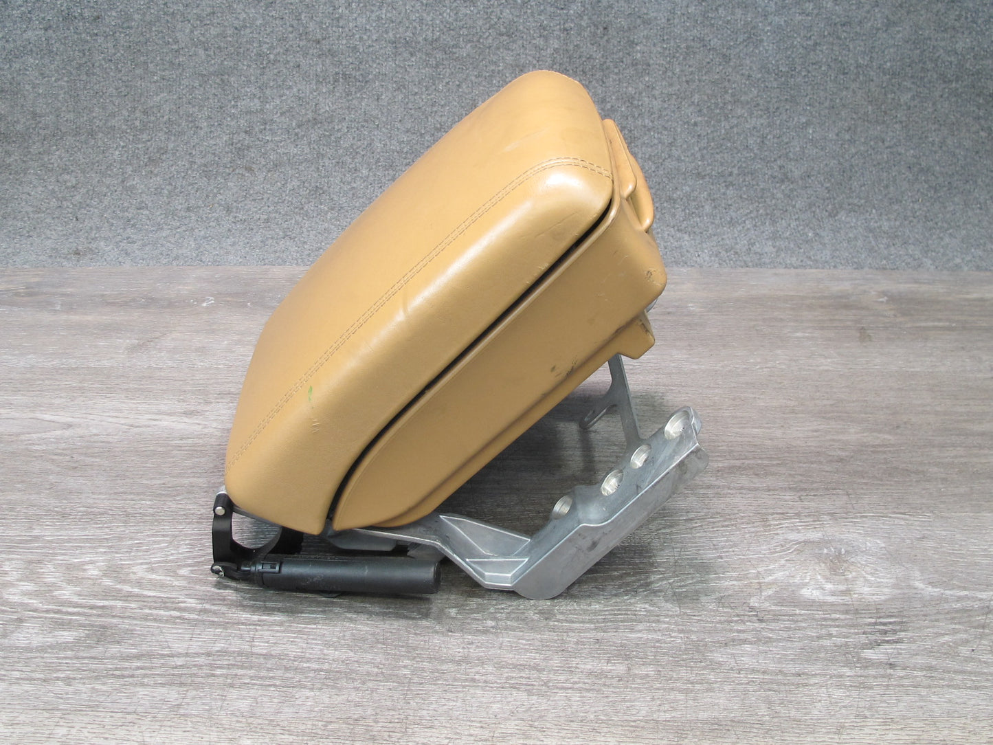 2003-2010 Porsche Cayenne 955 Center Console Leather Armrest w Shocks Sand Beige